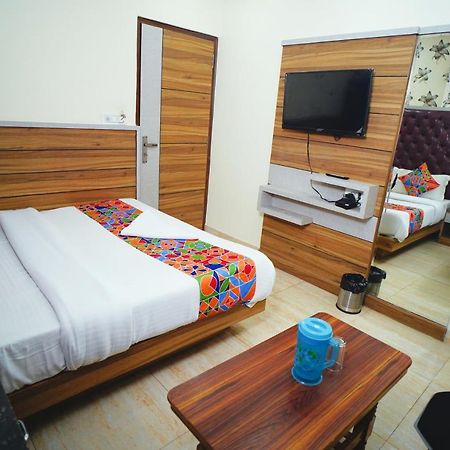 Hotel Delhi Darshan Deluxe-By Rsl Hospitality 뉴델리 외부 사진