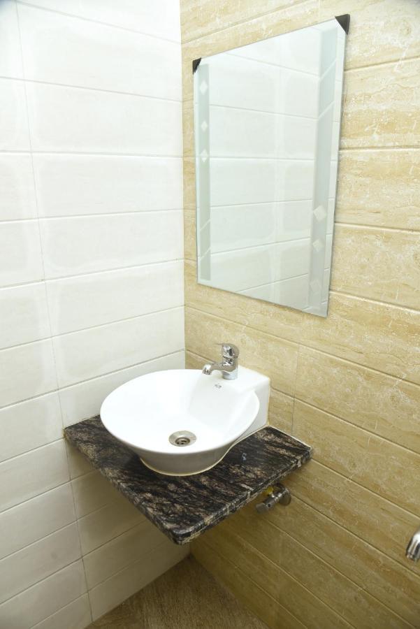 Hotel Delhi Darshan Deluxe-By Rsl Hospitality 뉴델리 외부 사진