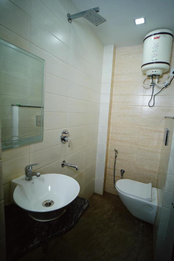 Hotel Delhi Darshan Deluxe-By Rsl Hospitality 뉴델리 외부 사진